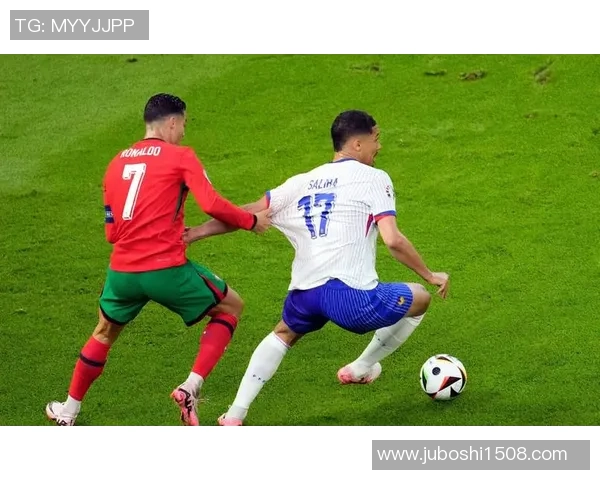 足球巨星背后的成长故事与成就探索:从草根到世界舞台的奋斗历程 足球巨星背后的成长故事与成就探索:从草根到世界舞台的奋斗历程