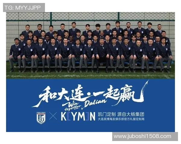 老牌足球巨星温情重聚经典合影再现绿茵岁月情怀 老牌足球巨星温情重聚经典合影再现绿茵岁月情怀