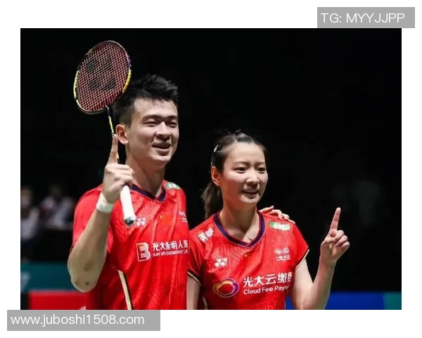 素人足球球星崛起记:从街头到赛场的传奇旅程